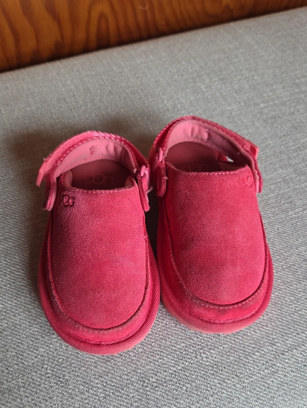 UGG Kids Bright Pink Suede Slip-On Clogs with Heel Strap
